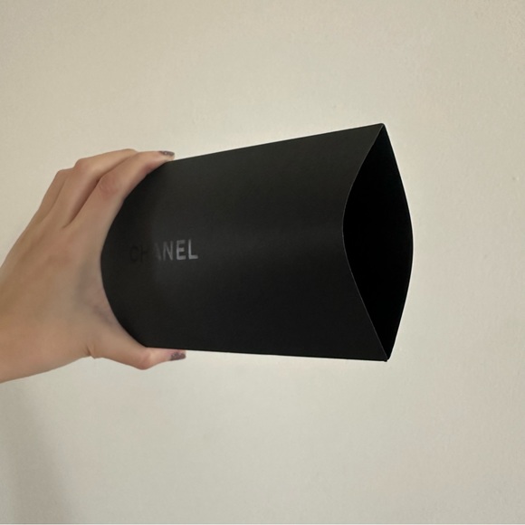 (3 for $15) Chanel paper sleeve unused - Picture 4 of 4